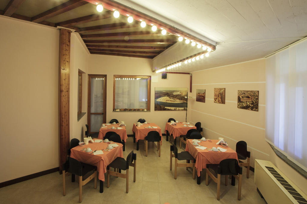 Hotel I Diamanti Garlasco エクステリア 写真