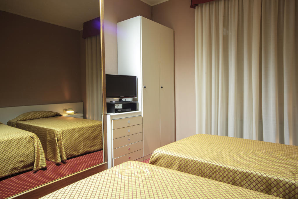 Hotel I Diamanti Garlasco 部屋 写真