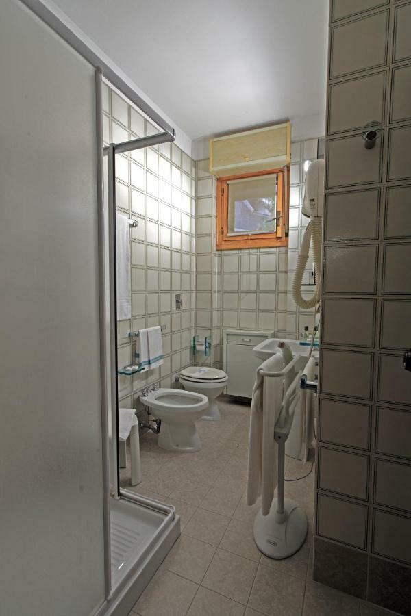 Hotel I Diamanti Garlasco エクステリア 写真